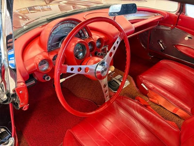 1960 Chevrolet CORVETTE COUPE Base