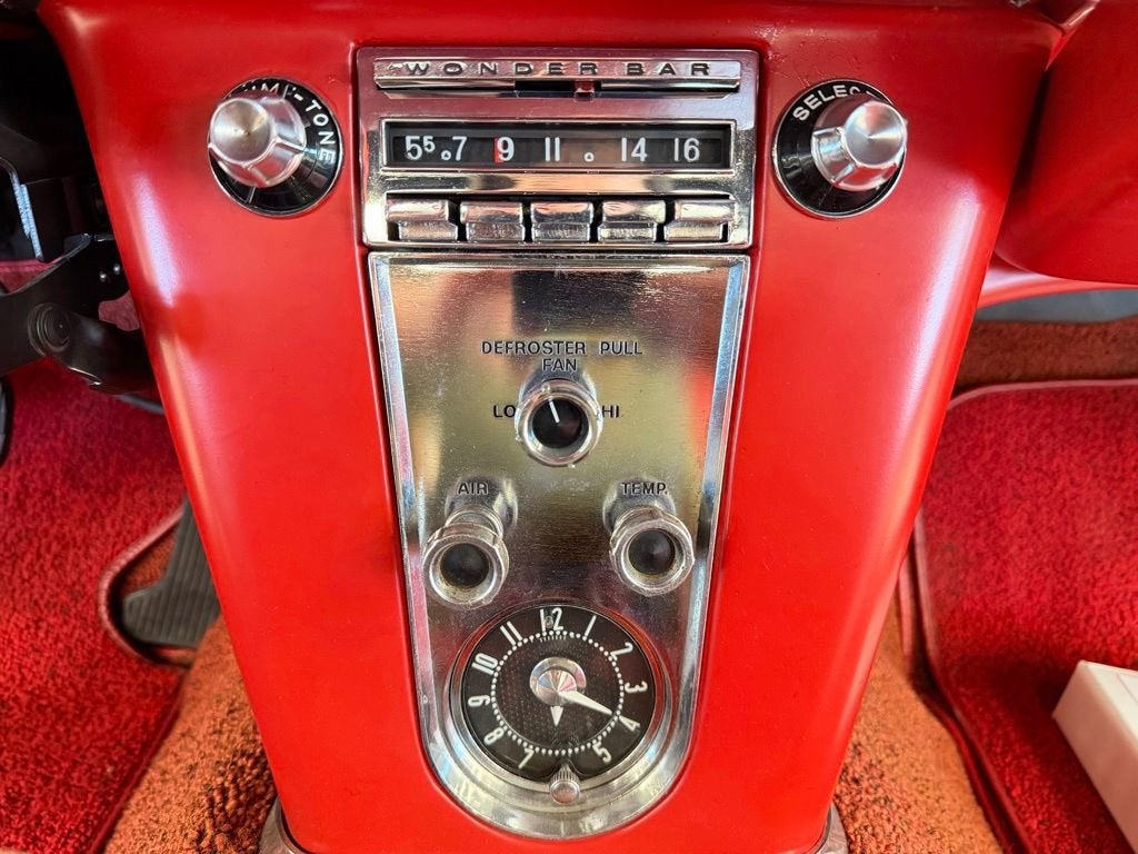 1960 Chevrolet CORVETTE COUPE Base