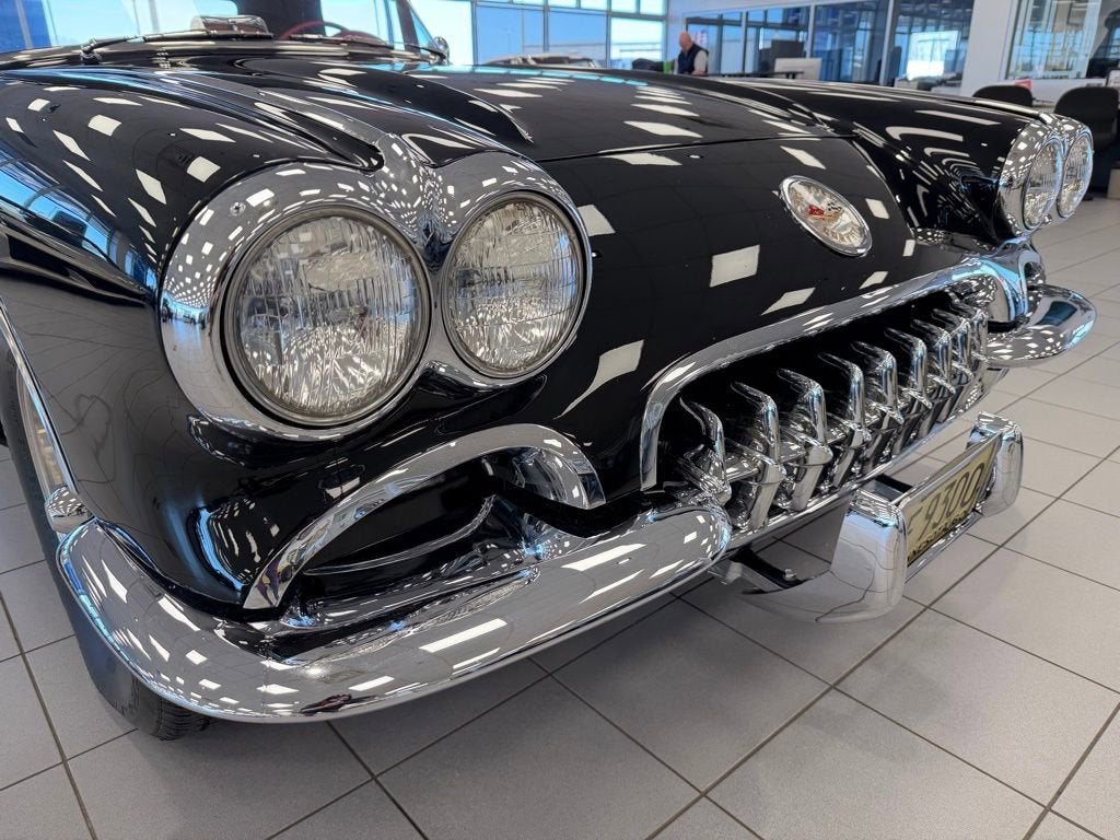 1960 Chevrolet CORVETTE COUPE Base