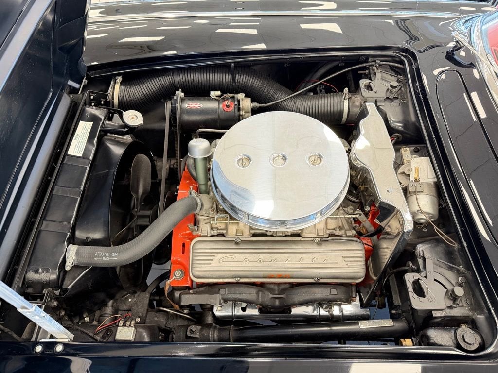 1960 Chevrolet CORVETTE COUPE Base