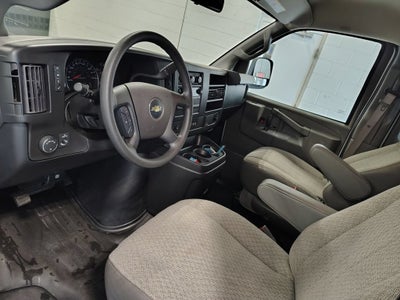 2023 Chevrolet Express Passenger 3500 1LS