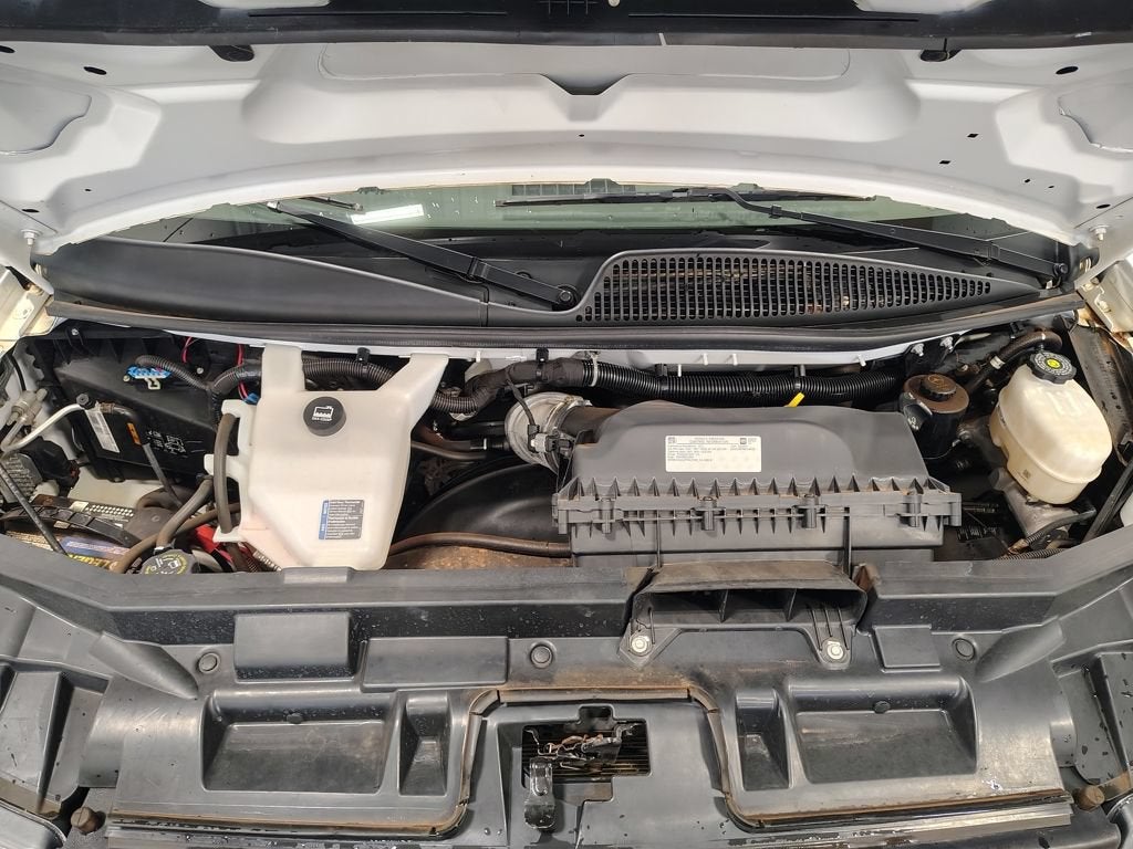 2023 Chevrolet Express Passenger 3500 1LS