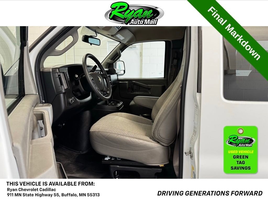 2022 Chevrolet Express Passenger 3500 1LS