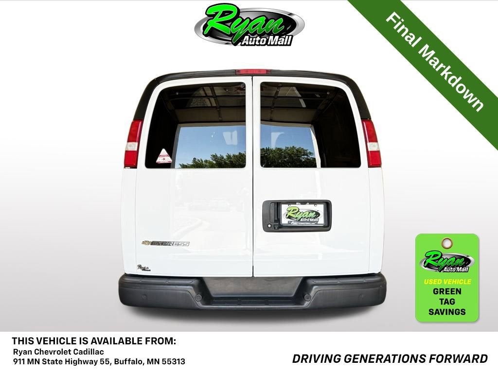 2022 Chevrolet Express Passenger 3500 1LS