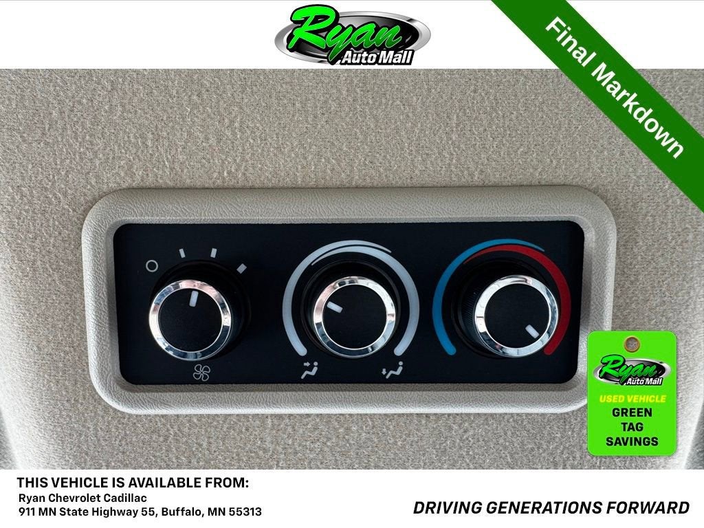 2024 Chevrolet Express Passenger 3500 1LT