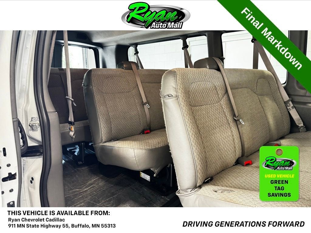 2024 Chevrolet Express Passenger 3500 1LT