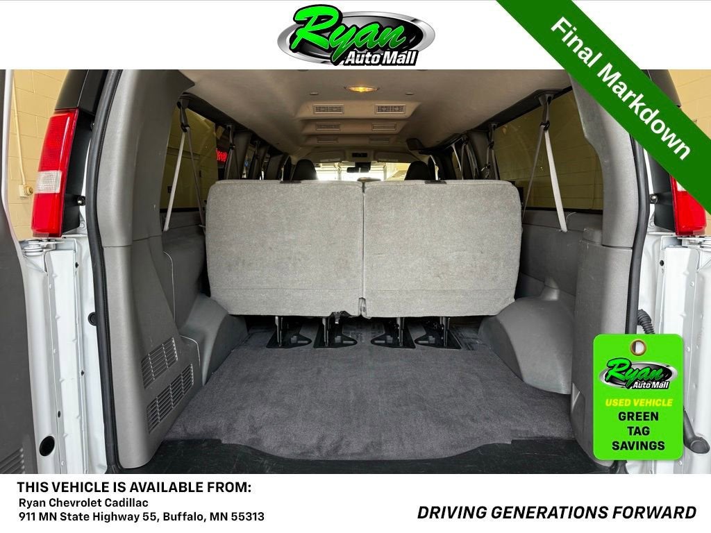 2024 Chevrolet Express Passenger 3500 1LT