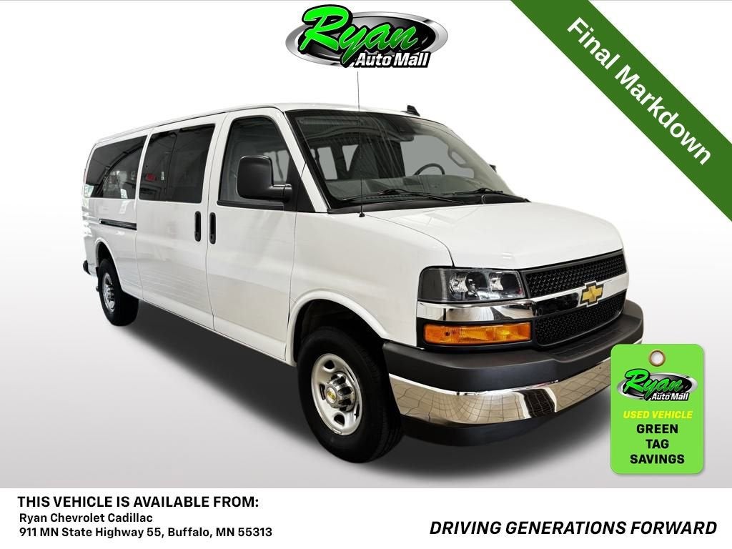 2024 Chevrolet Express Passenger 3500 1LT