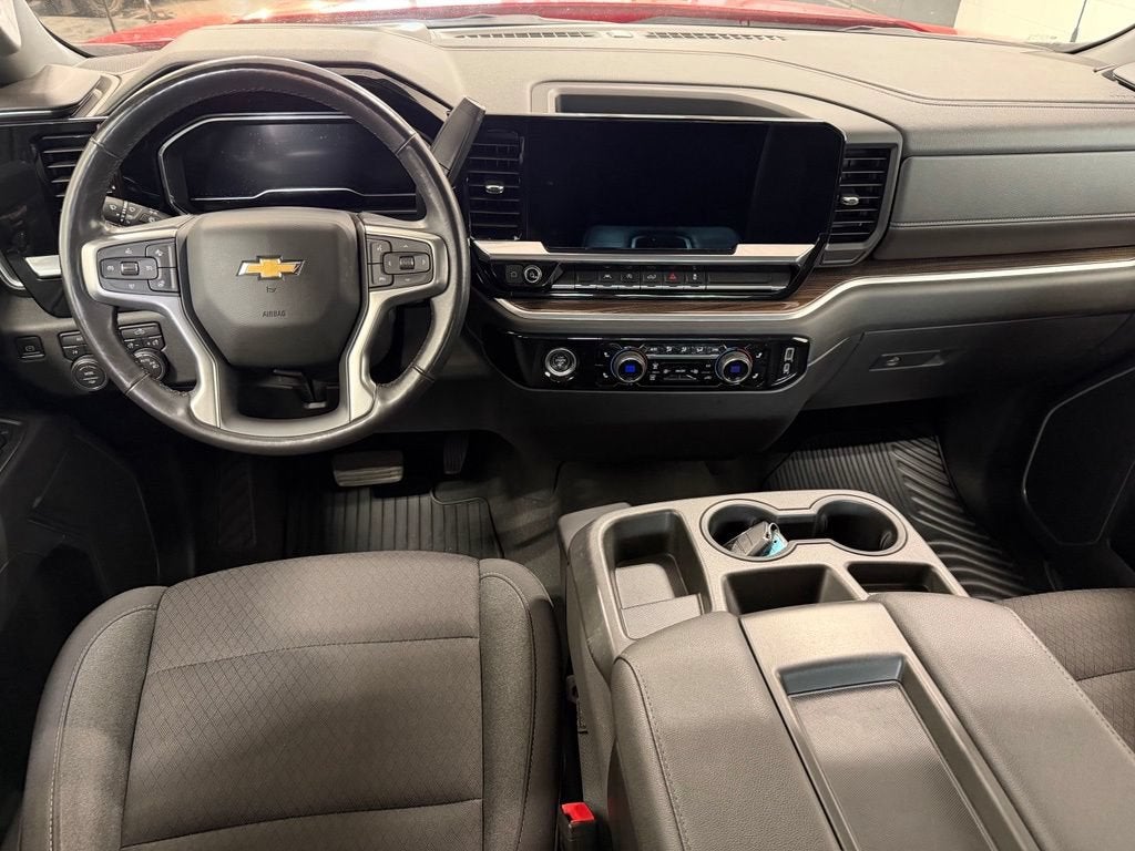 2022 Chevrolet Silverado 1500 LT (2FL)