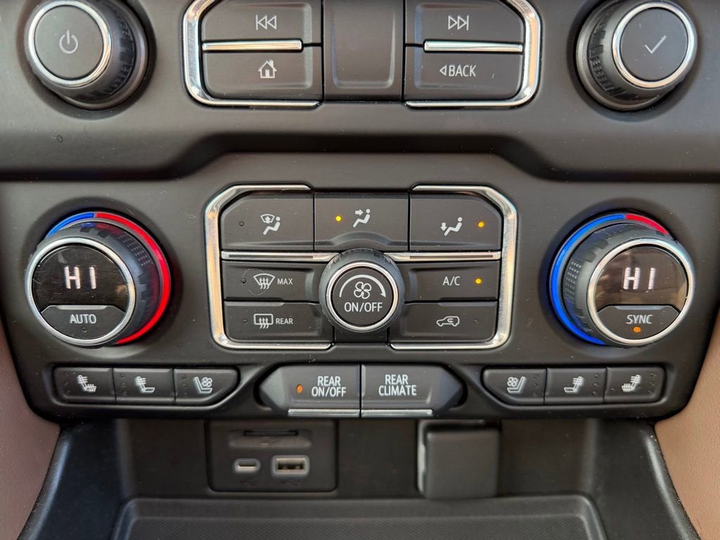 2021 Chevrolet Suburban High Country