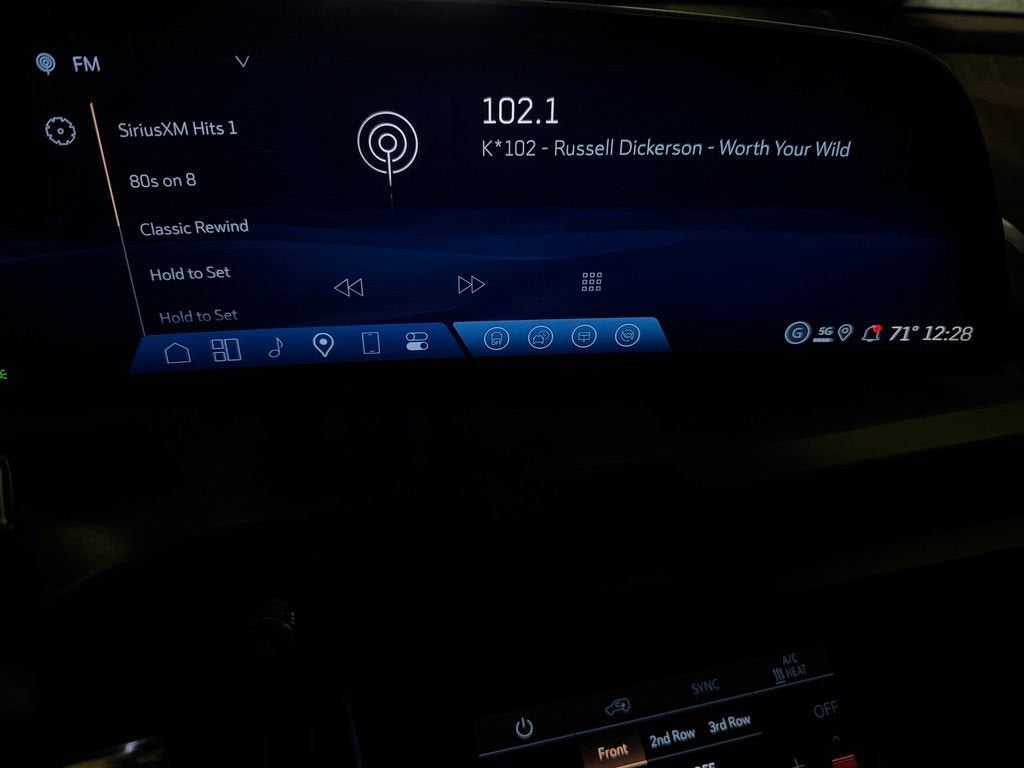 2027 Cadillac VISTIQ Sport - Photo 18