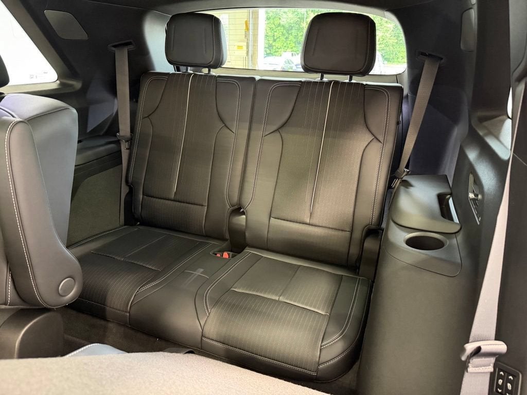 2027 Cadillac VISTIQ Sport - Photo 27