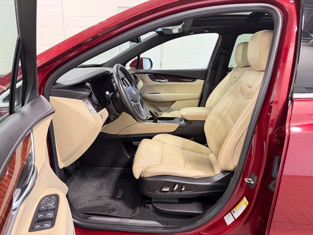 2017 Cadillac XT5 Luxury FWD