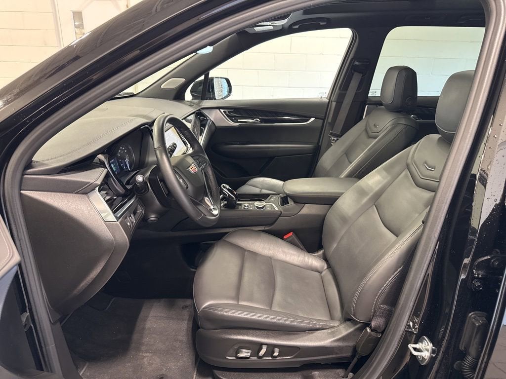 2025 Cadillac XT6 Premium Luxury