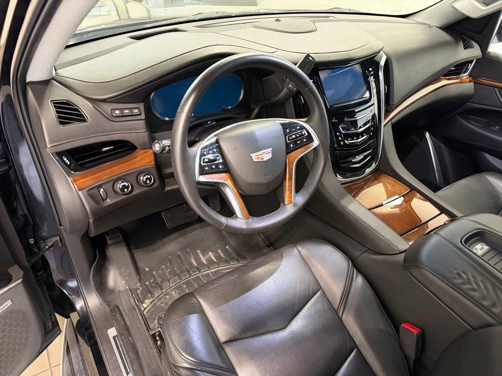 2018 Cadillac Escalade ESV Luxury