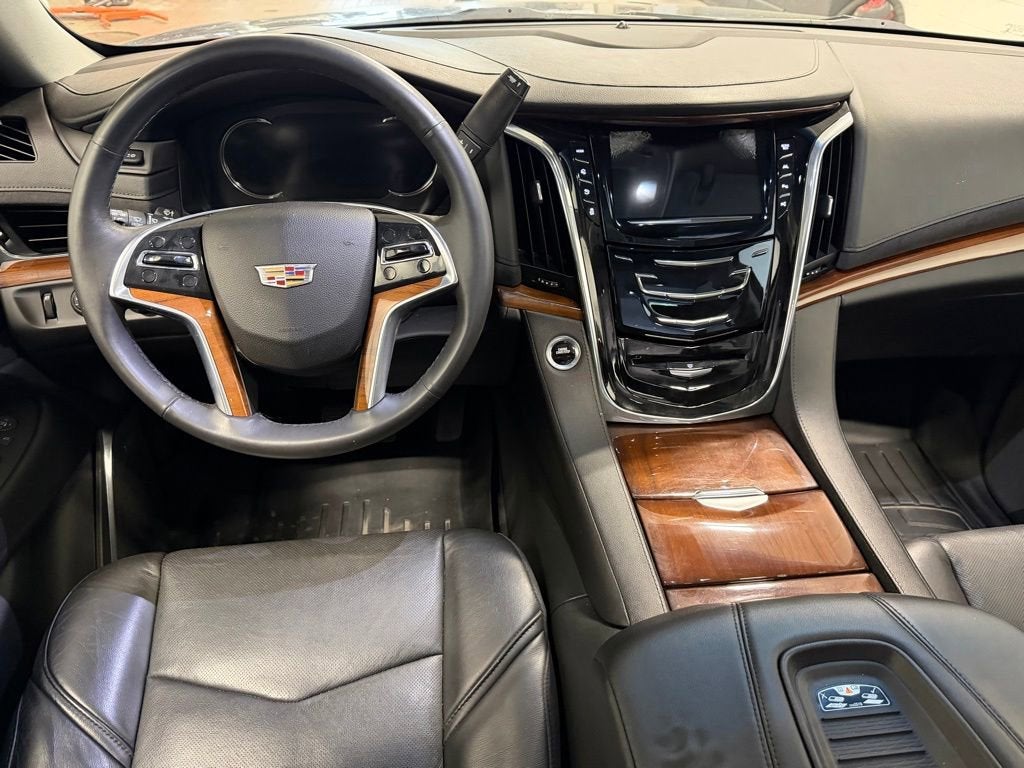 2018 Cadillac Escalade ESV Luxury