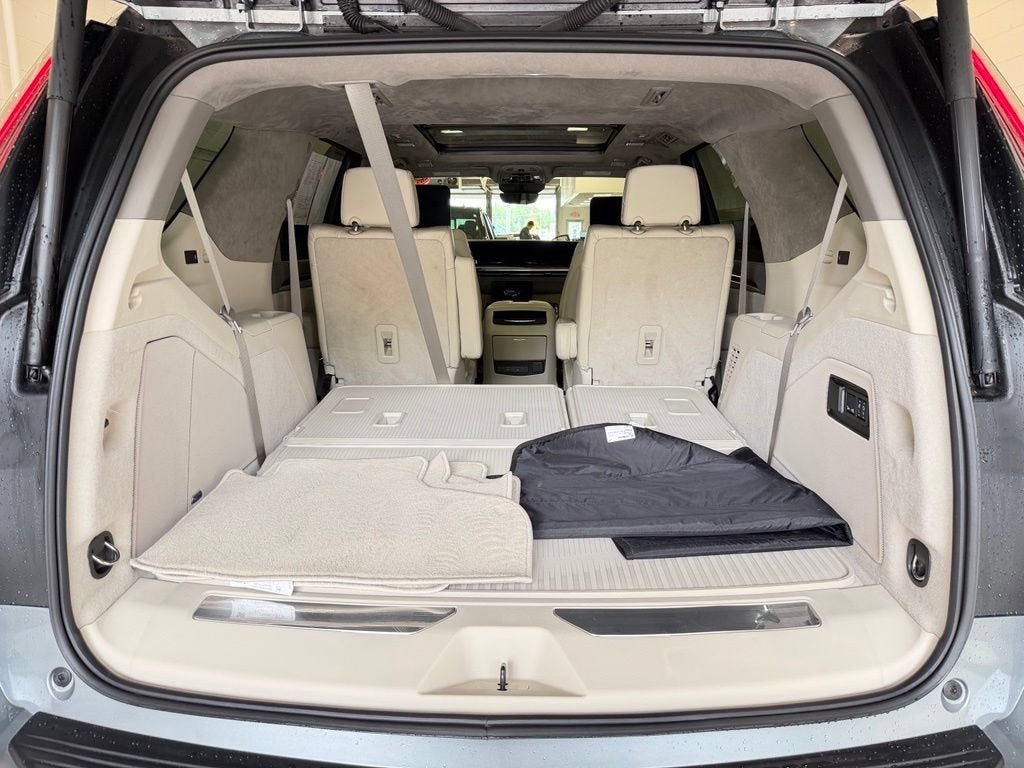 2025 Cadillac Escalade Sport Platinum