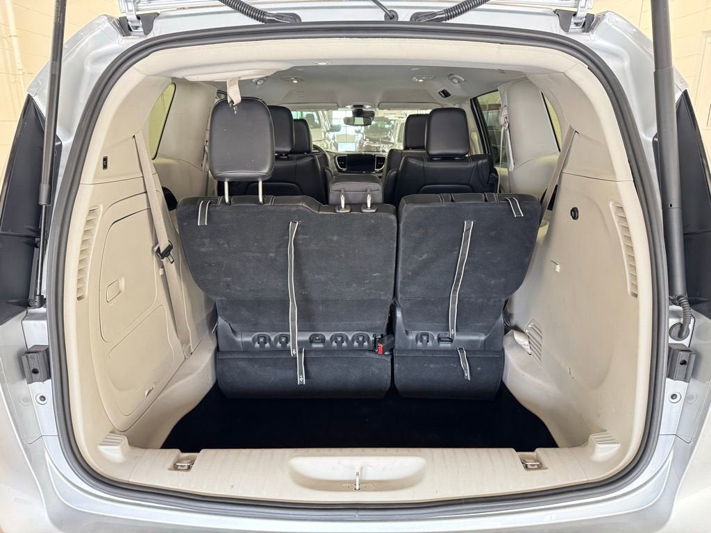 2024 Chrysler Pacifica Hybrid Select