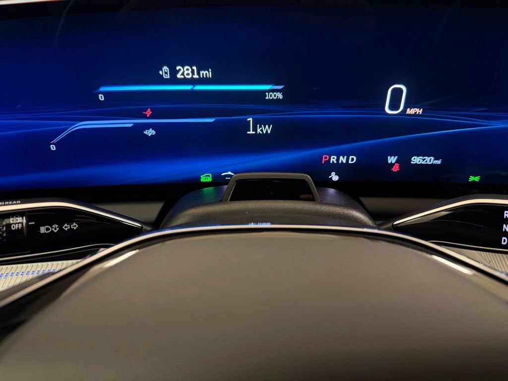 2025 Cadillac OPTIQ Luxury 2