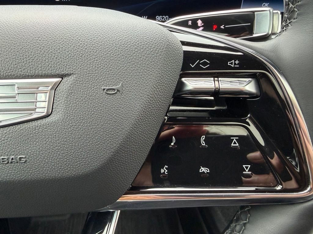 2025 Cadillac OPTIQ Luxury 2