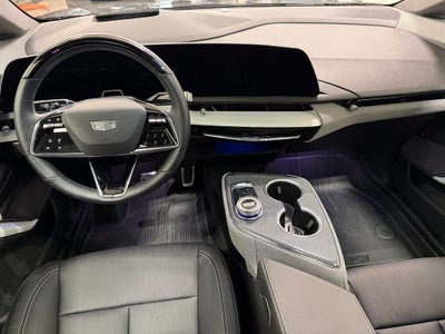 2025 Cadillac OPTIQ Luxury 2