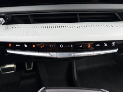 2025 Cadillac OPTIQ Luxury 2