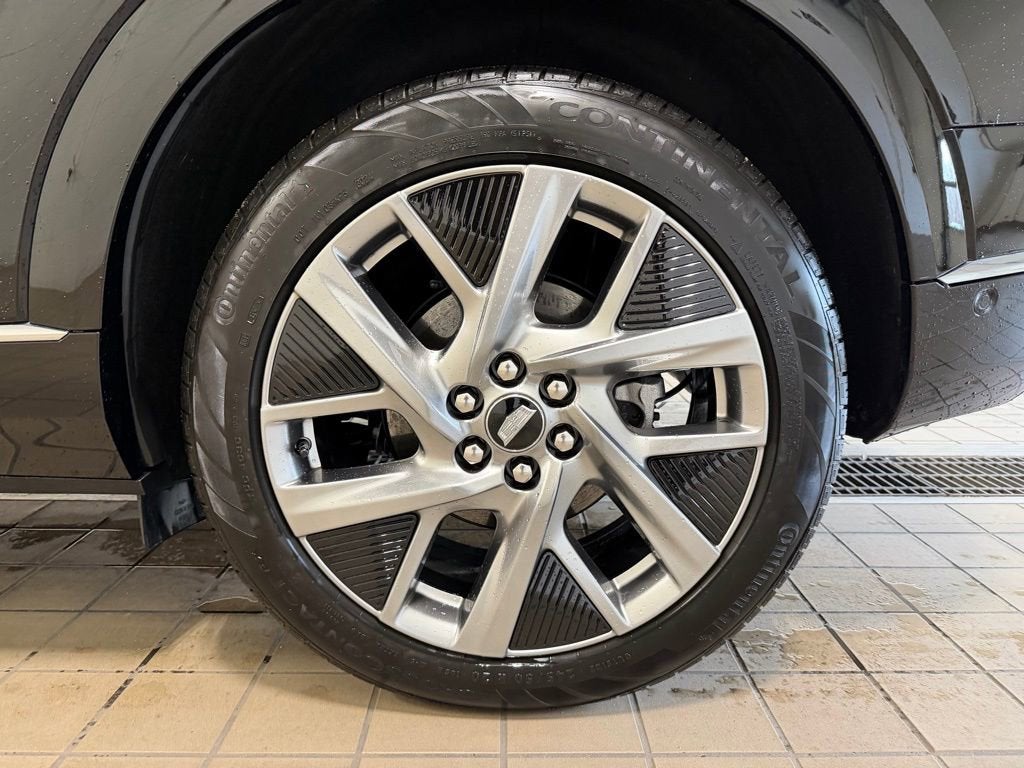 2025 Cadillac OPTIQ Luxury 2