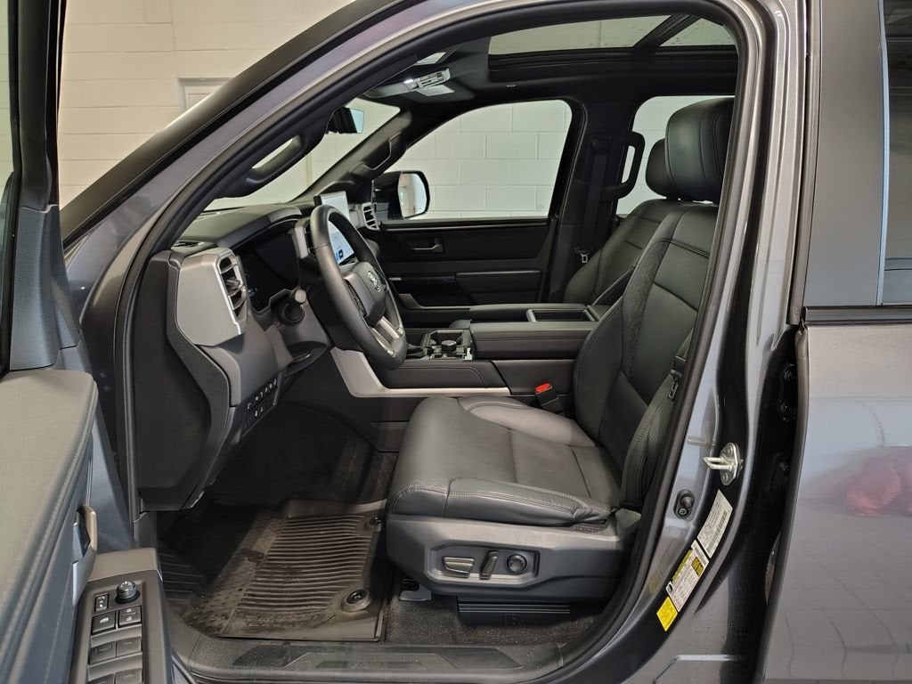 2025 Toyota Tundra 4WD SR5
