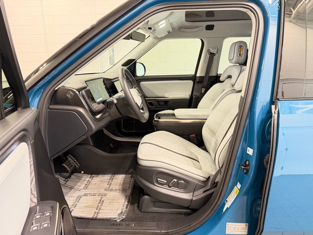 2022 RIVIAN R1T Adventure Package