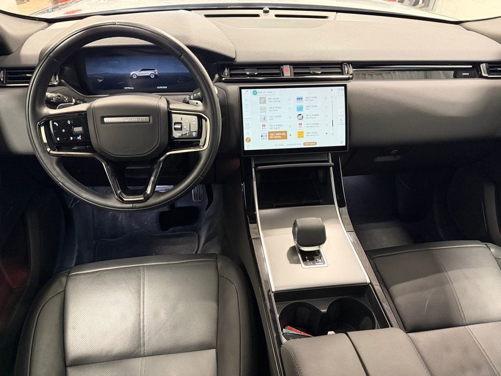 2025 Land Rover Range Rover Velar Dynamic SE