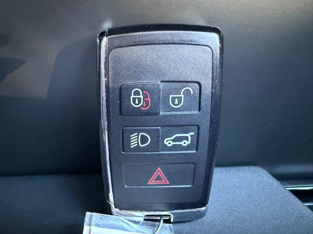 2025 Land Rover Range Rover Velar Dynamic SE