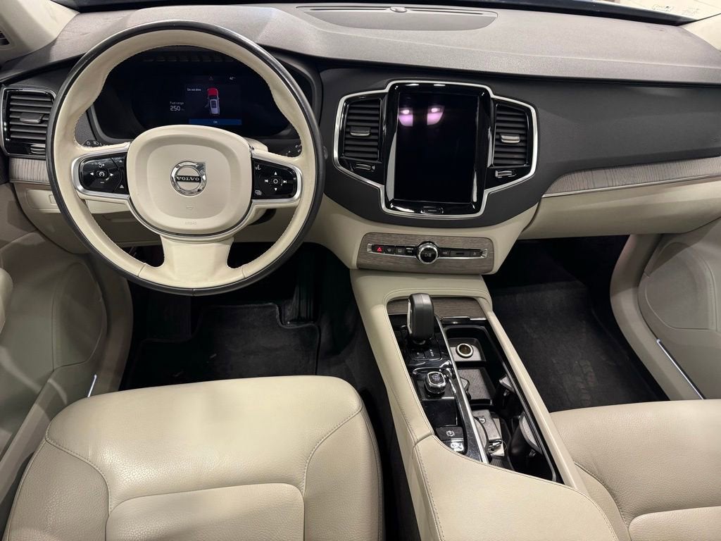 2023 Volvo XC90 Plus