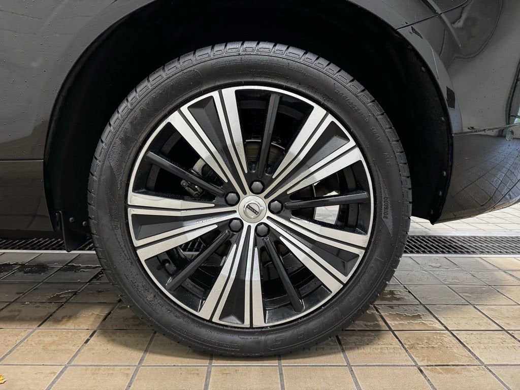 2023 Volvo XC60 Ultimate Bright Theme