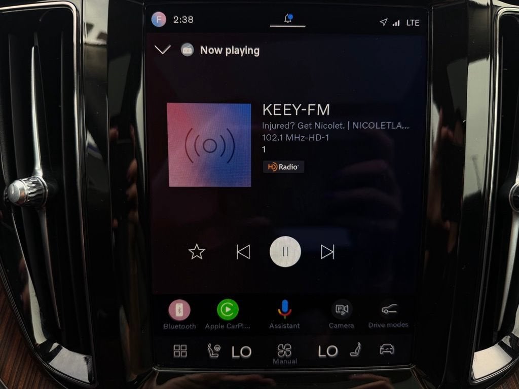 2023 Volvo XC60 Plus Bright Theme