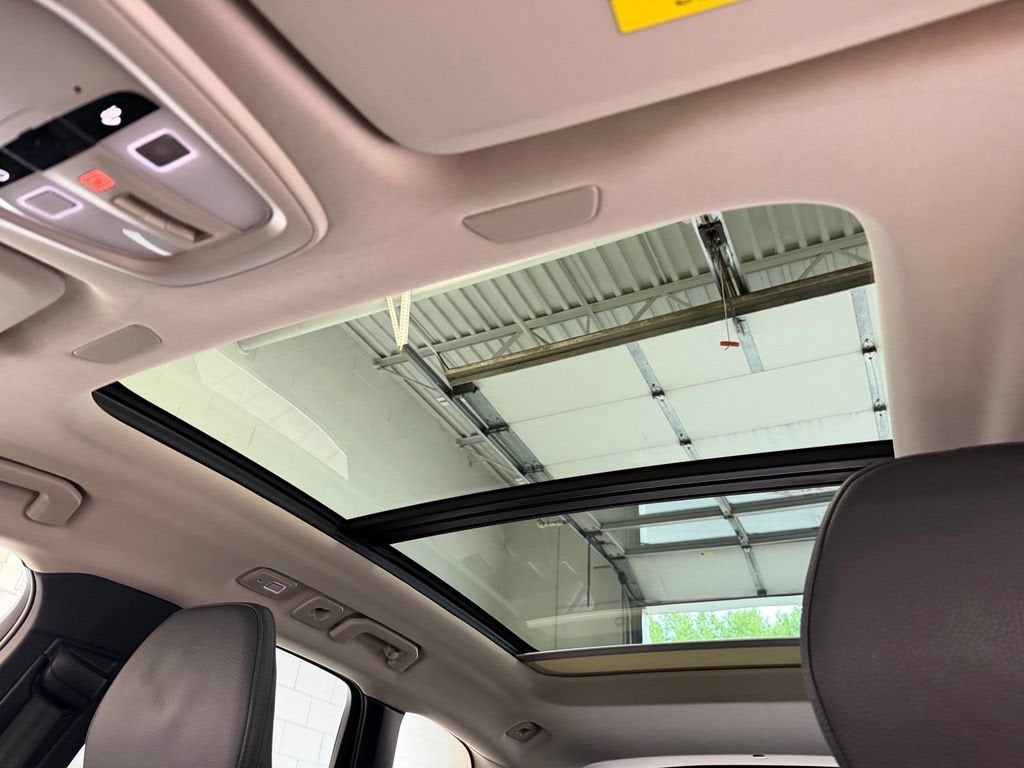 2023 Volvo XC60 Plus Bright Theme