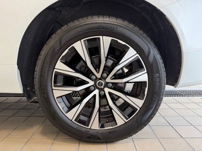 2023 Volvo XC60 Plus Bright Theme