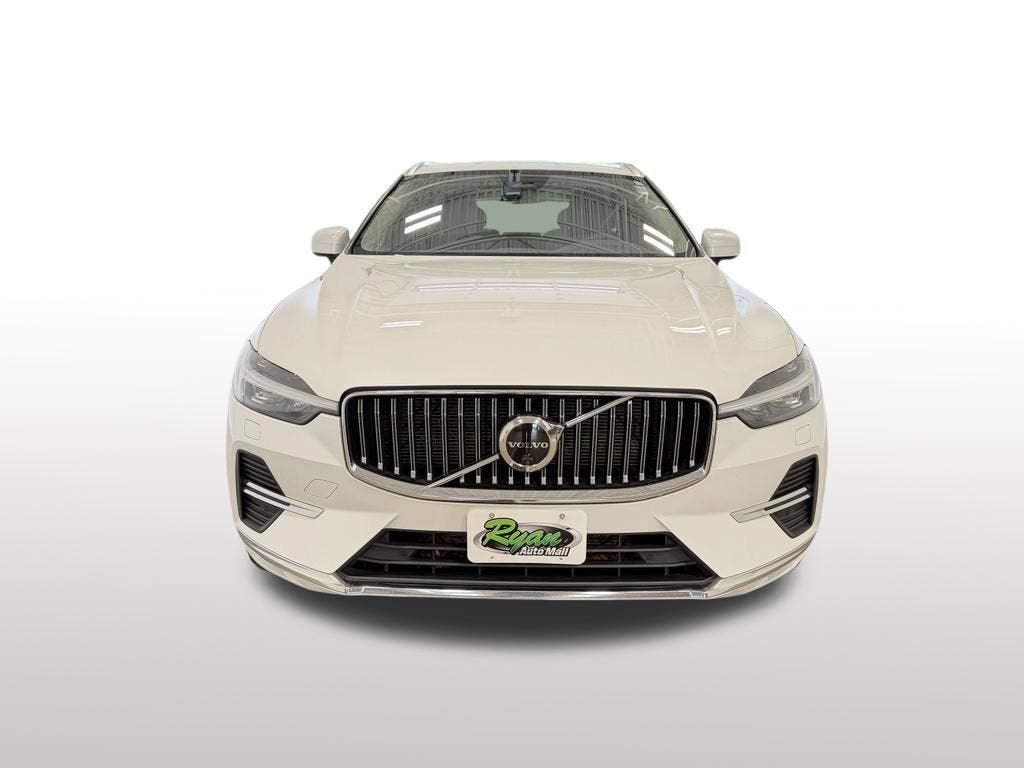 2023 Volvo XC60 Plus Bright Theme
