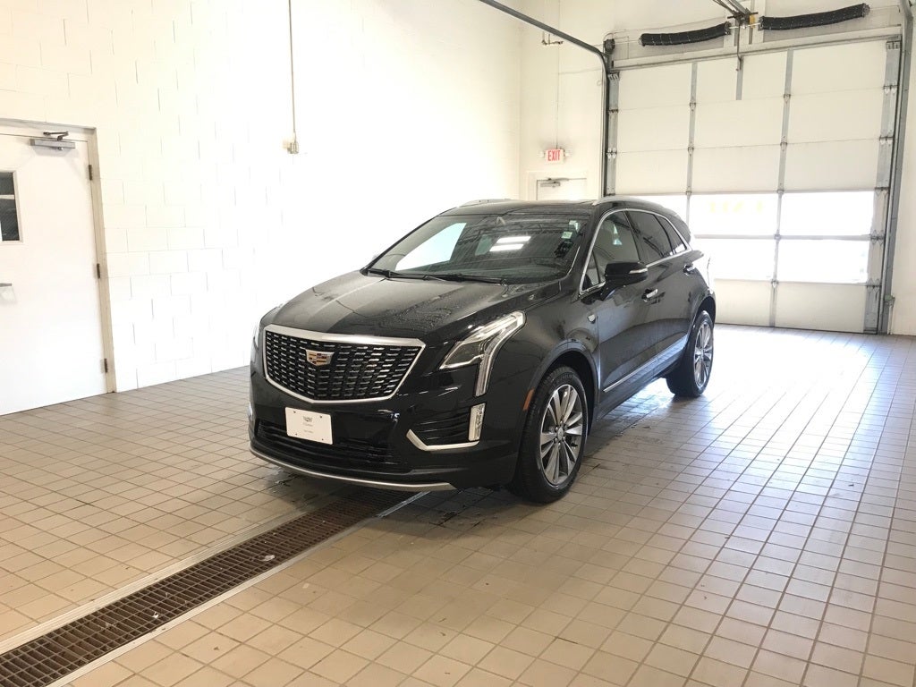 Used 2020 Cadillac XT5 Premium Luxury with VIN 1GYKNDRS9LZ151421 for sale in Buffalo, Minnesota
