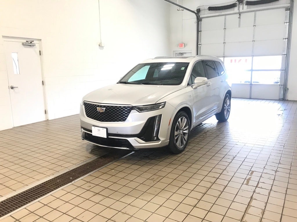 Used 2020 Cadillac XT6 Premium Luxury with VIN 1GYKPFRS8LZ196050 for sale in Buffalo, Minnesota